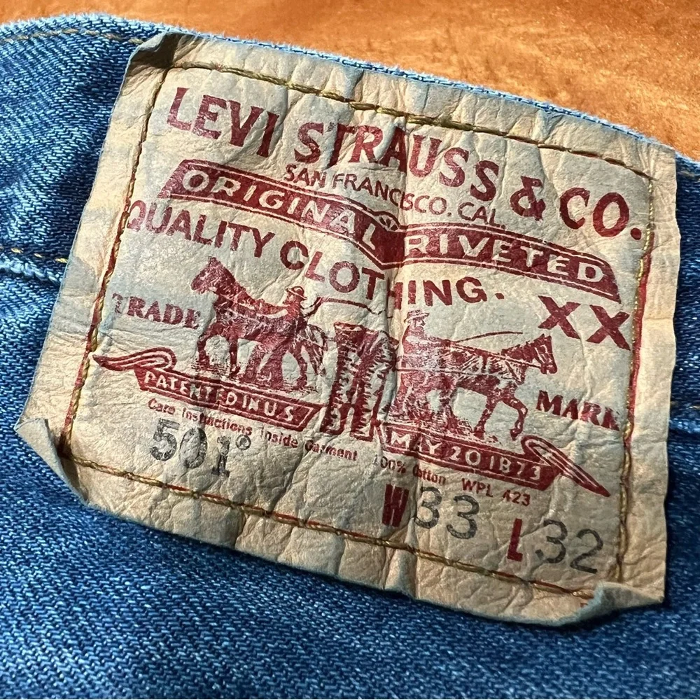 Vintage Levi's 501 Button Fly Blue Jeans 33x32 100% cotton 90s
